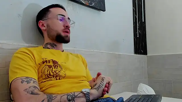 Luke davis01 online show from 02.13.25