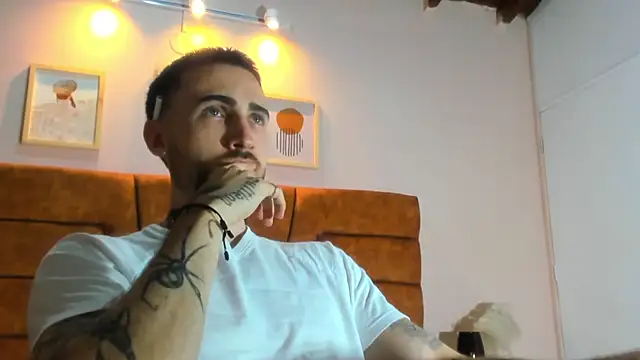 Luke davis01 online show from 03.10.25