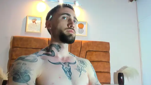 Luke davis01 online show from 03.10.25