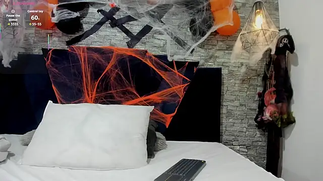 Sophia Brunett online show from 10.29.25