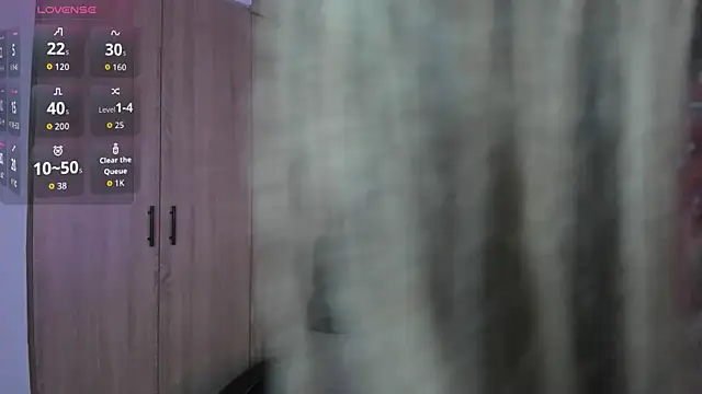 Cloee Rainbow1 online show from 12.04.25