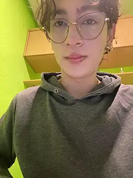 Snapshot of stormmart18 chatting on 03.18.25 stormmart18 online show from 03.18.25