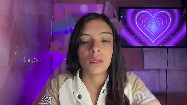 Snapshot of Skye_Moore chatting on 06.23.26 Skye Moore online show from 06.23.26