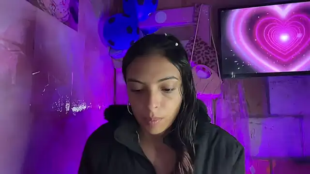 Snapshot of Skye_Moore chatting on 07.11.26 Skye Moore online show from 07.11.26