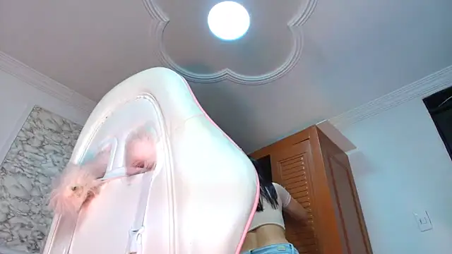 Snapshot of Danella_houston chatting on 10.02.25 Danella houston online show from 10.02.25