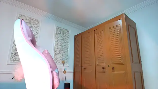 Snapshot of Danella_houston chatting on 10.04.25 Danella houston online show from 10.04.25