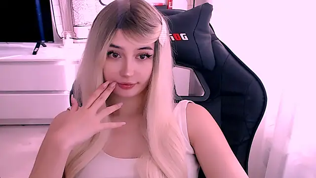 beauty blonde online show from 10.12.25