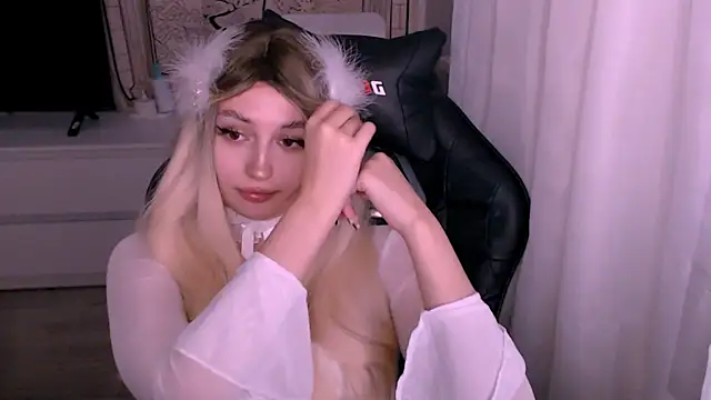 beauty blonde online show from 11.10.25