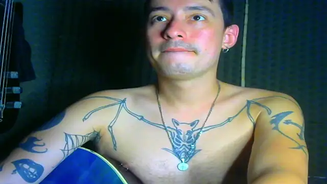 Snapshot of vampireathome chatting on 03.01.25 vampireathome online show from 03.01.25