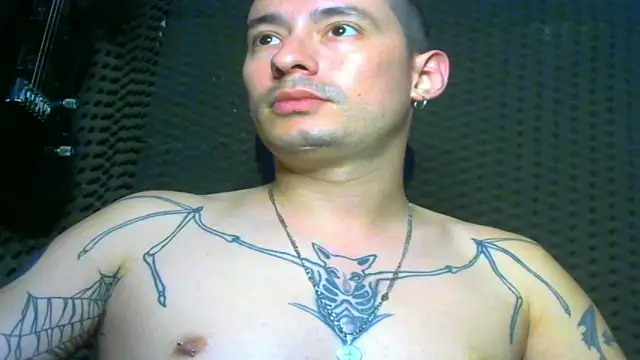 Snapshot of vampireathome chatting on 03.14.25 vampireathome online show from 03.14.25