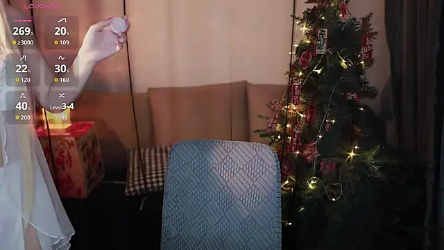 Snapshot of Moonccoi chatting on 04.05.26 Moonccoi online show from 04.05.26