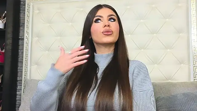 Snapshot of EliteDomina chatting on 12.22.25 EliteDomina online show from 12.22.25