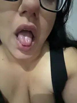 Snapshot of daianaspencer chatting on 10.20.25 daianaspencer online show from 10.20.25