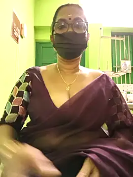 Snapshot of niiveditha chatting on 02.24.25 niiveditha online show from 02.24.25