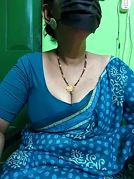 Snapshot of niiveditha chatting on 02.28.25 niiveditha online show from 02.28.25