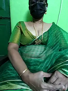 Snapshot of niiveditha chatting on 03.03.25 niiveditha online show from 03.03.25