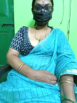 Snapshot of niiveditha chatting on 03.08.25 niiveditha online show from 03.08.25