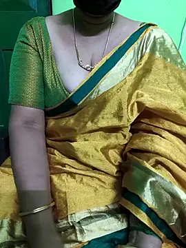 Snapshot of niiveditha chatting on 03.21.25 niiveditha online show from 03.21.25