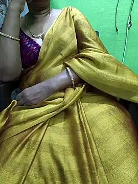 Snapshot of niiveditha chatting on 09.26.25 niiveditha online show from 09.26.25