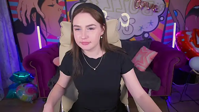 Snapshot of DivineJass chatting on 02.20.25 DivineJass online show from 02.20.25