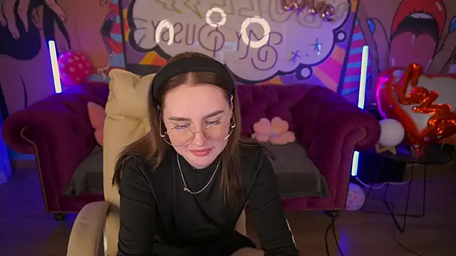 Snapshot of DivineJass chatting on 03.03.25 DivineJass online show from 03.03.25