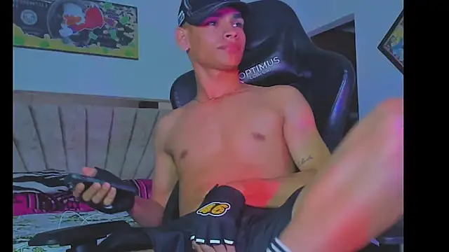 stitchs smith online show from 02.05.25