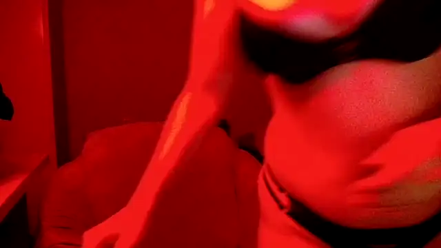 Snapshot of FetishLady89 chatting on 10.30.25 FetishLady89 online show from 10.30.25