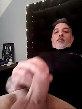 Snapshot of Sexyguycumming chatting on 03.17.25 Sexyguycumming online show from 03.17.25