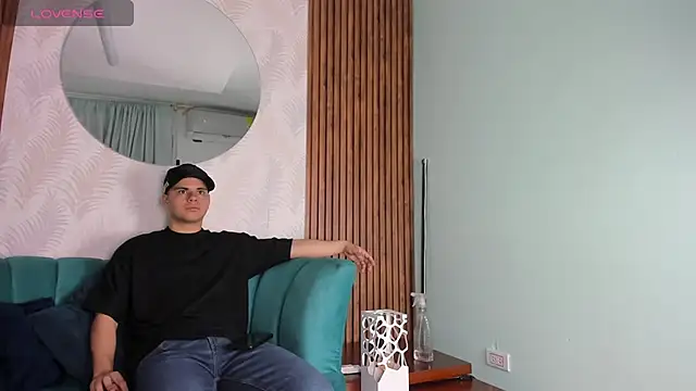 Sebastian Phoenix online show from 02.20.25