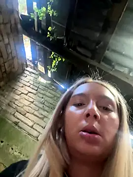 hotamanda01 online show from 10.26.25