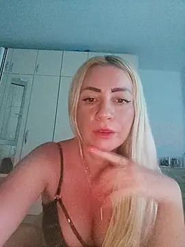 Snapshot of visnjica chatting on 06.23.26 visnjica online show from 06.23.26