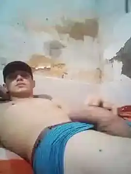 Snapshot of shuelldin chatting on 02.28.25 shuelldin online show from 02.28.25