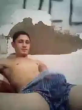 Snapshot of shuelldin chatting on 03.18.25 shuelldin online show from 03.18.25