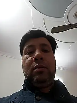 innocentboy1987 online show from 02.18.25