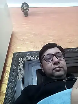 innocentboy1987 online show from 02.28.25