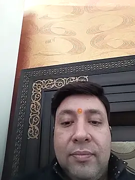 innocentboy1987 online show from 11.18.25