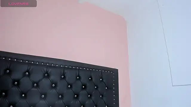 nina caster online show from 02.12.25