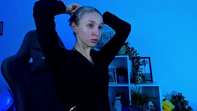 Snapshot of PhilippaAdamas chatting on 02.12.25 PhilippaAdamas online show from 02.12.25