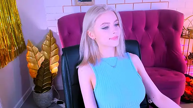 LeonaStane online show from 02.08.25