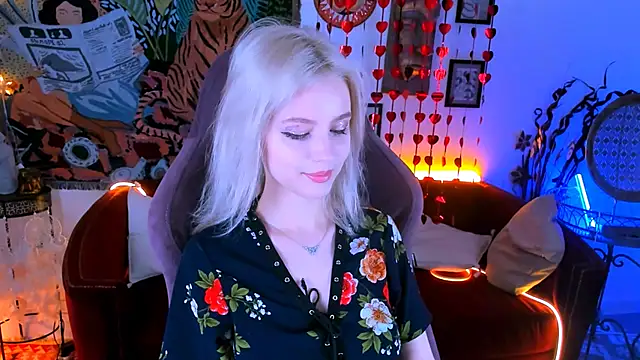 LeonaStane online show from 02.21.25