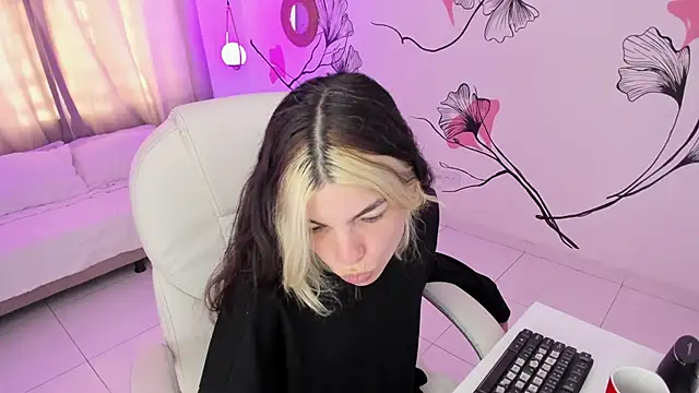 Isabela Fiorelli online show from 09.28.25