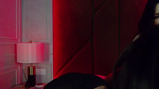 MaeveMoon online show from 12.20.25