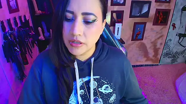 Snapshot of cherryy_bombshelll chatting on 01.07.26 cherryy bombshelll online show from 01.07.26