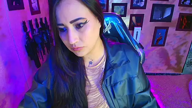 Snapshot of cherryy_bombshelll chatting on 01.14.26 cherryy bombshelll online show from 01.14.26