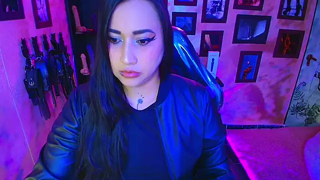 Snapshot of cherryy_bombshelll chatting on 01.15.26 cherryy bombshelll online show from 01.15.26