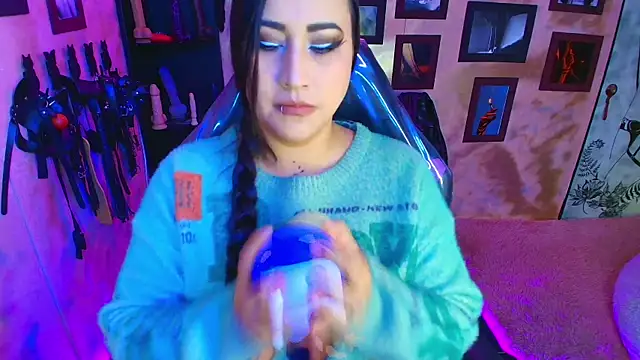 Snapshot of cherryy_bombshelll chatting on 02.05.26 cherryy bombshelll online show from 02.05.26