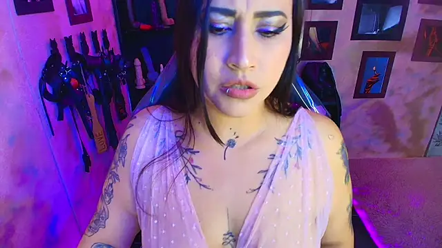 Snapshot of cherryy_bombshelll chatting on 02.10.26 cherryy bombshelll online show from 02.10.26