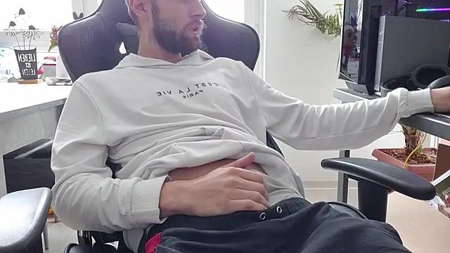 Snapshot of ademandjulia chatting on 02.05.26 ademandjulia online show from 02.05.26