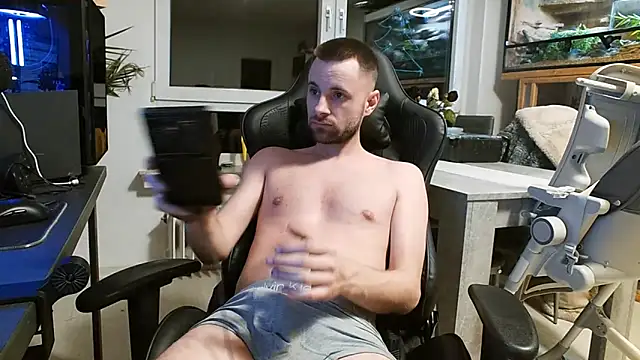 Snapshot of ademandjulia chatting on 02.20.26 ademandjulia online show from 02.20.26