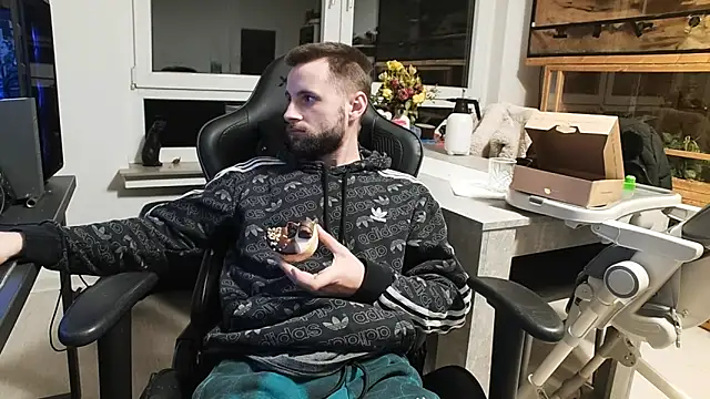 ademandjulia online show from 03.16.26